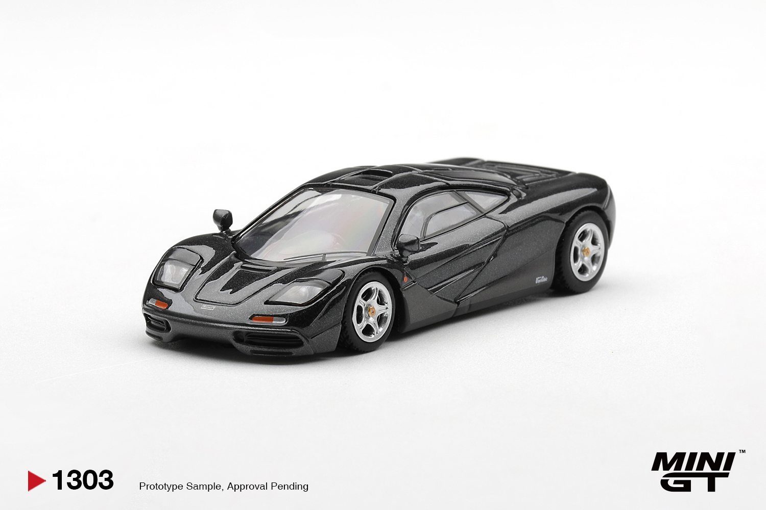 Die Cast Car 1 64 - MINIGT 1/64 McLaren F1 สีน้ำเงินดำเมทัลลิก MGT01303-CH