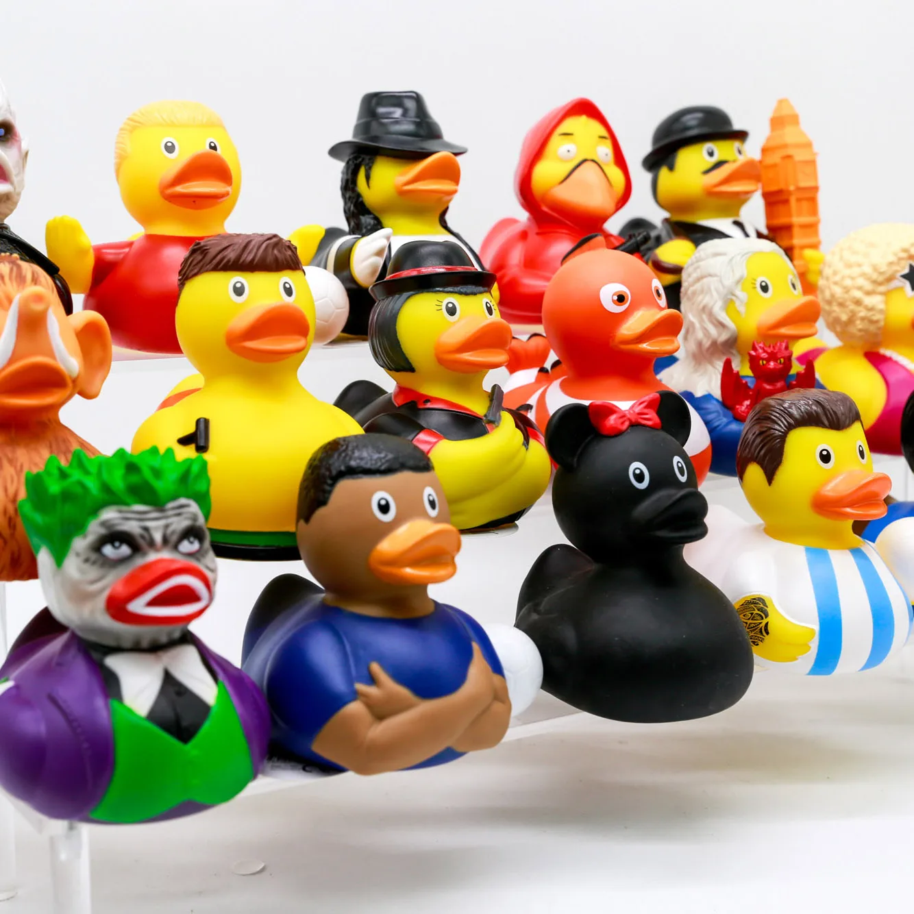 แอ็คชั่นฟิกเกอร์ของเล่นยางเป็ด - Vinyl Figure Blank บทวิจารณ์และราคา